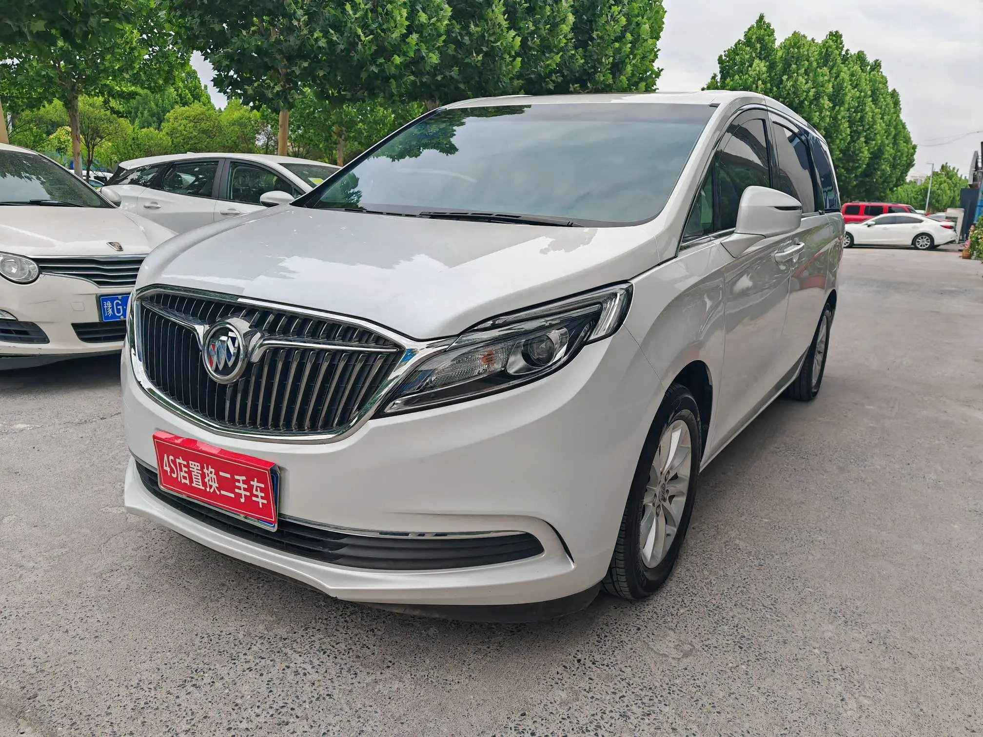 17.28万买 2020年上牌的别克GL8中大型MPV，值吗？