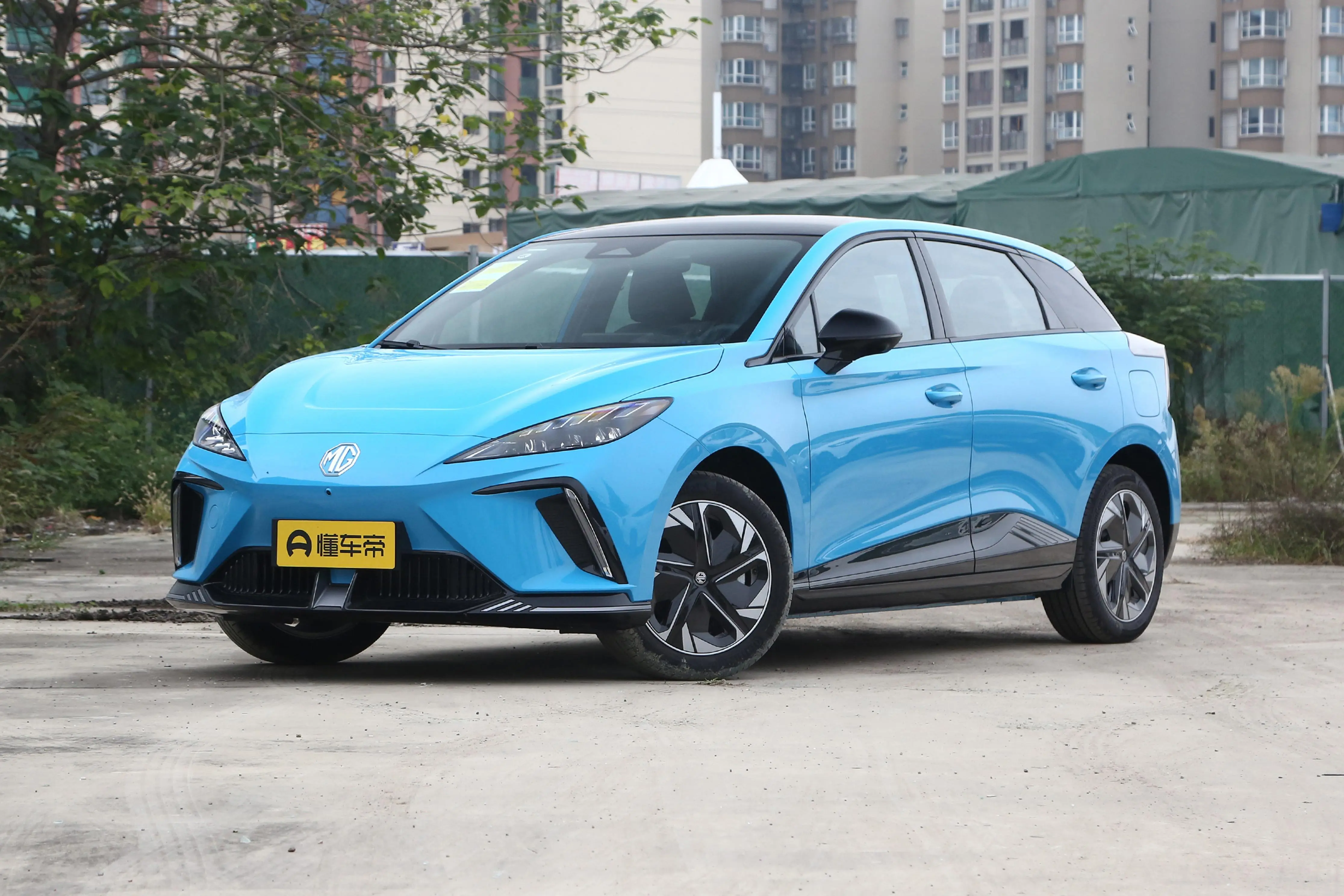 上汽名爵MG4 EV：纯电续航520KM，后驱小钢炮！